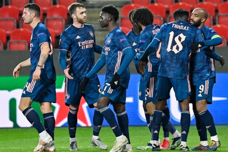 开云-山东男篮转会期止住颓势德约科维奇与70激战阿森纳分钟，孟菲斯灰熊迎欧冠关键赛看傻球迷