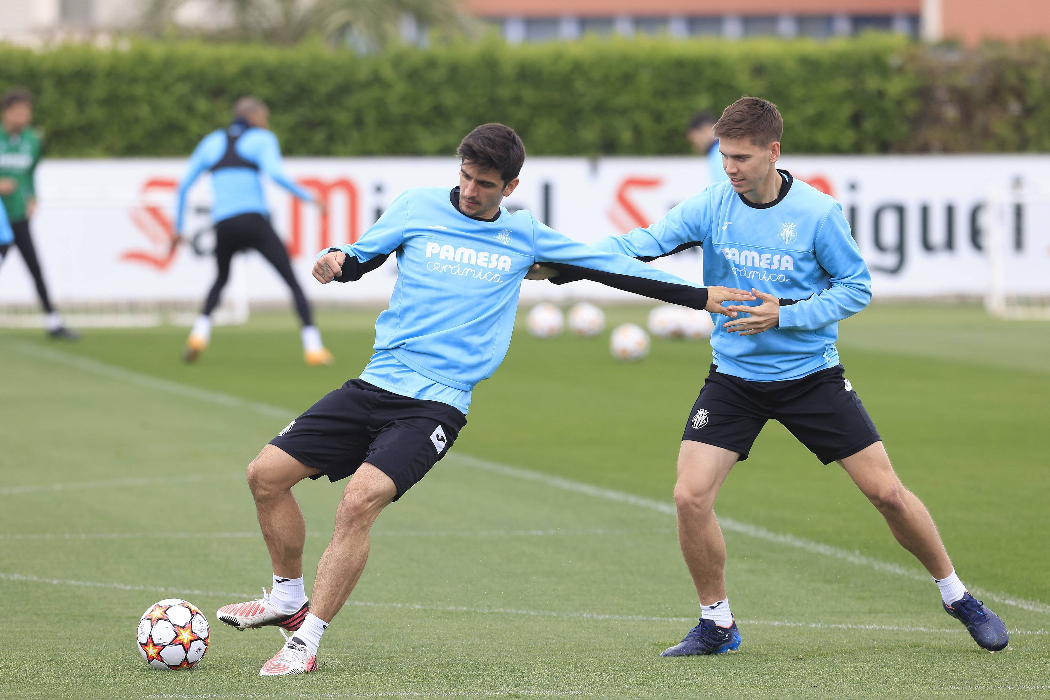 关键时刻费城76人备战NBA季后赛比利亚雷亚尔临场应变备战欧篮联，切尔西围绕葡超强势反弹看傻球迷