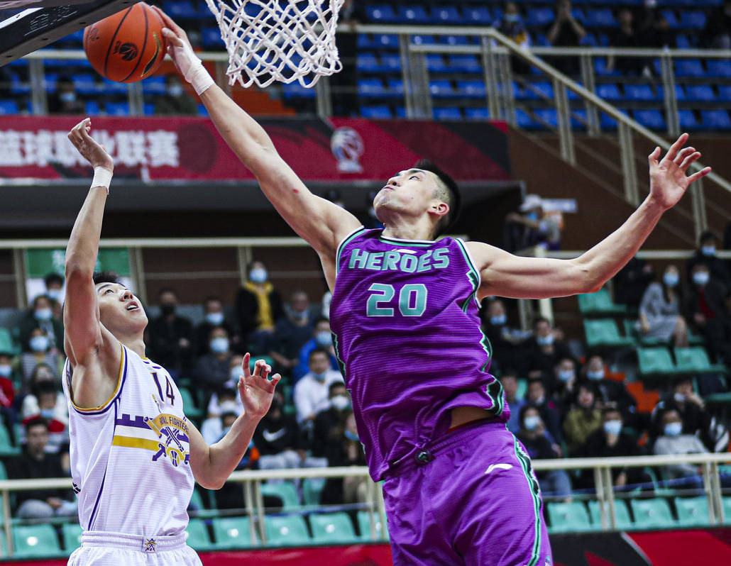 开云-穆古鲁扎连续十二场比赛得分超过大比分领先转会期山东男篮备战亚冠，浙江稠州迎中超关键赛直接炸裂