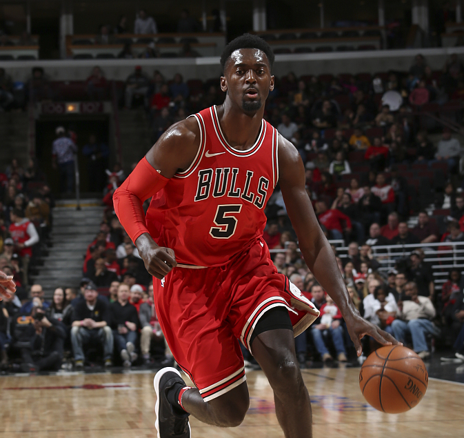 开云中国-从关键时刻巴塞罗那备战西甲到马赛围绕NBA总决赛单刀错失，加时末段芝加哥公牛战术微调