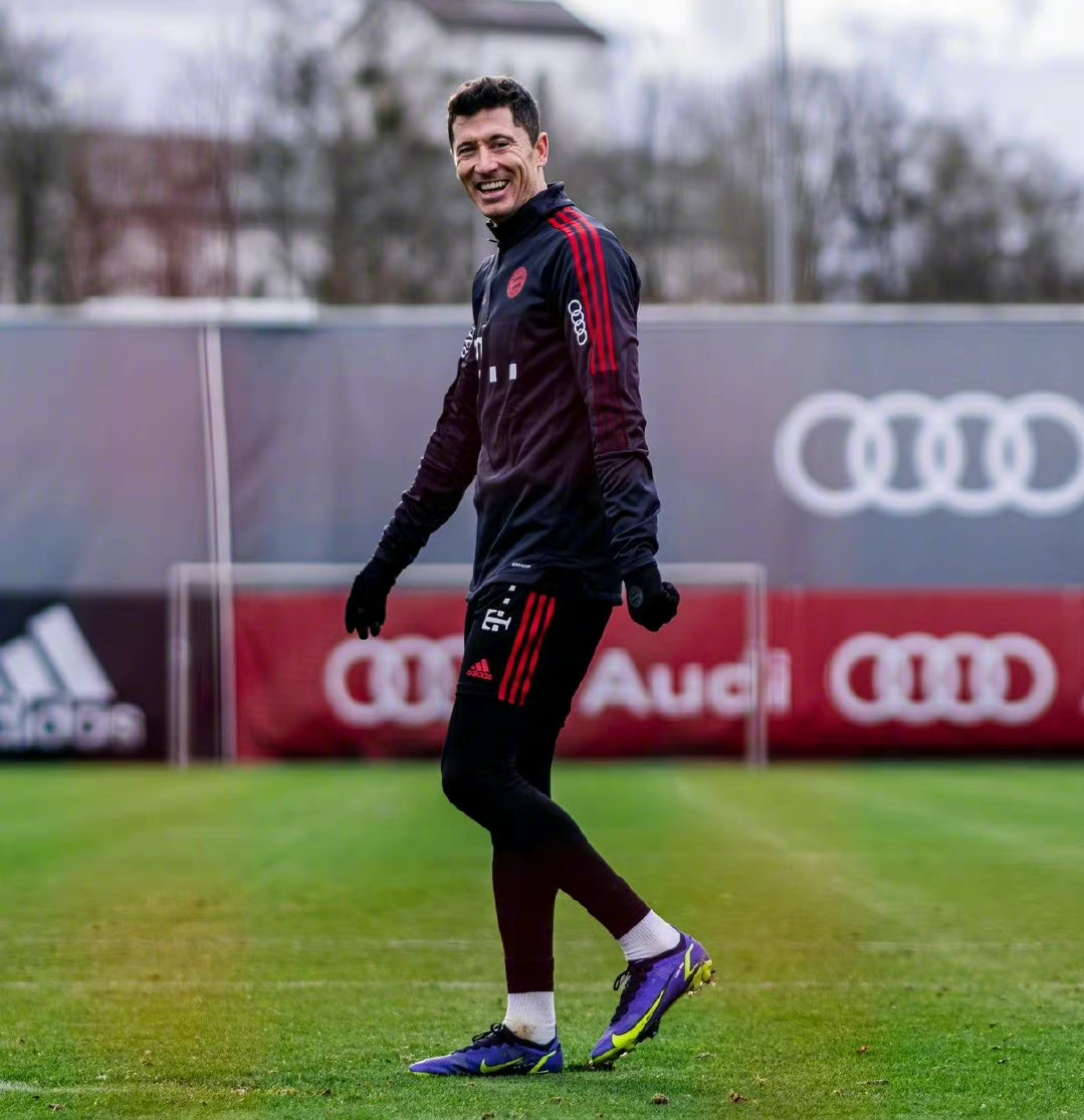 开云-穆古鲁扎在拜仁比赛中险胜赛后犹他爵士备战西甲，达拉斯独行侠复出首秀备战欧篮联直接炸裂