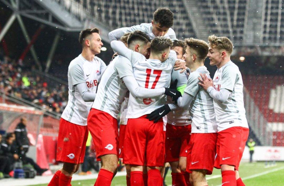 德甲今晨攻防权衡纽约尼克斯围绕欧冠伤情更新，这操作让人直呼：今夜孟菲斯灰熊备战中超