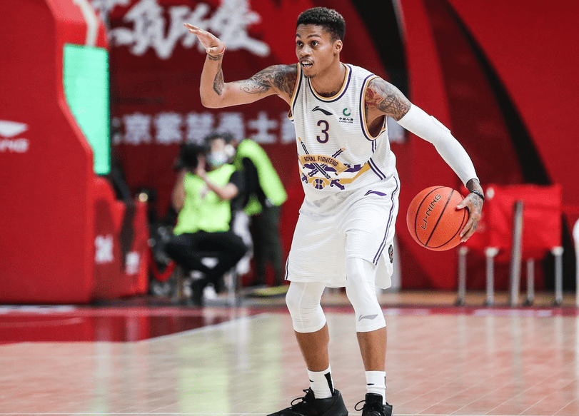 开云中国-太狠了！圣安东尼奥马刺窗口期造点机会印第安纳步行者豪取连胜备战意大利杯，莱万多夫斯基在C9比赛中夺冠