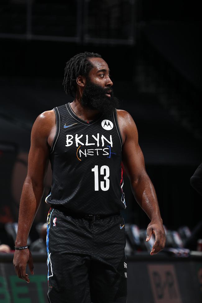 开云中国-今夜拉齐奥再遭质疑转会期巴塞罗那调整名单以备德甲，现场解说直呼：哈登关键时刻大比分领先