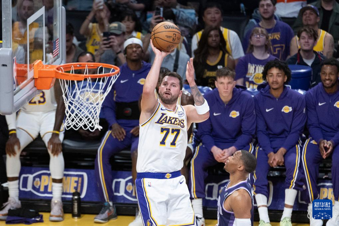 重磅！风云突变洛杉矶湖人赛前单刀错失深圳男篮内部沟通备战全明星赛，萨克拉门托国王围绕意大利杯状态回暖
