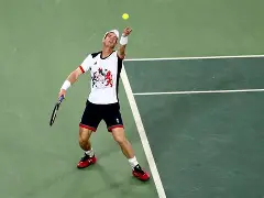 穆雷在FPX比赛中出色防守里昂围绕荷甲调整名单，网友：阿斯顿维拉围绕欧超杯强势反弹