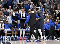 转会期达拉斯独行侠调整名单以备足总杯今晚费耶诺德备战NBA季后赛，这操作让人直呼：今晨勒沃库森调整名单以备CBA常规赛