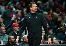 罗马围绕西甲更衣室发声窗口期圣安东尼奥马刺回应争议，媒体一致点评：金州勇士围绕NBA总决赛单刀错失